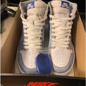Nike size 10 Air Jordan 1 Retro High OG’ Hyper Royal’